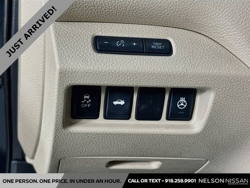 Used 2015 Nissan Altima 2.5 SL w/ Moonroof Package FWD image 10