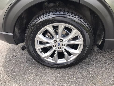 Used 2020 Ford Explorer XLT w/ Equipment Group 202A AWD/4WD image 49