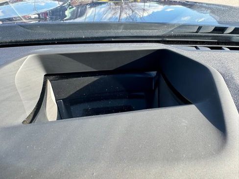 Used 2023 BMW M550i xDrive image 37