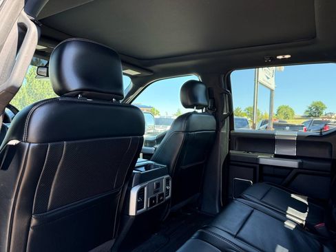 Used 2017 Ford F150 Lariat w/ Equipment Group 502A Luxury AWD/4WD image 19
