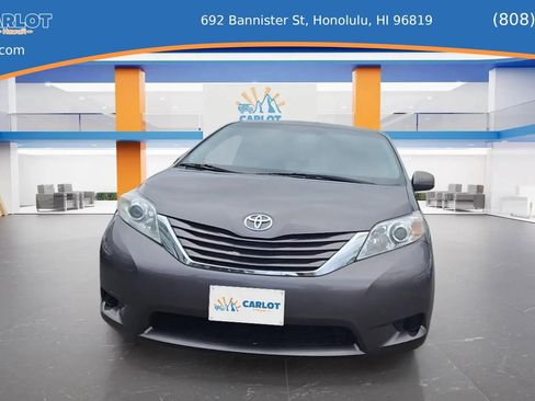Used 2015 Toyota Sienna LE FWD image 15