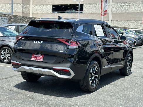 Used 2023 Kia Sportage EX AWD/4WD image 7