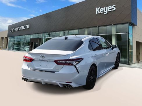 Used 2022 Toyota Camry XSE FWD image 4