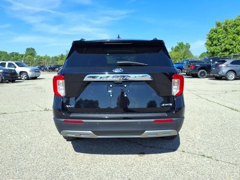 Certified 2023 Ford Explorer XLT w/ Equipment Group 202A AWD/4WD image 7