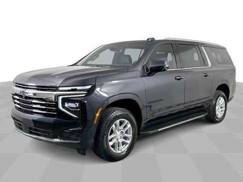 New 2026 Chevrolet Suburban LT w/ Comfort Package AWD/4WD image 1