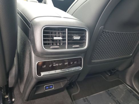 Certified 2026 Mercedes-Benz GLS 450 4MATIC image 9