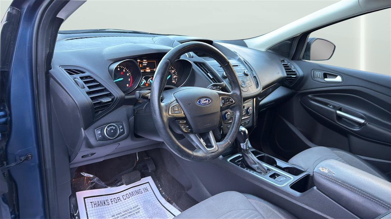 Used 2018 Ford Escape SE w/ SE Sport Appearance Package AWD/4WD image 17