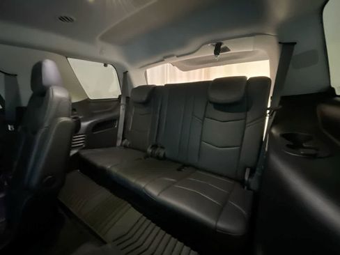 Used 2020 Cadillac Escalade Luxury image 24