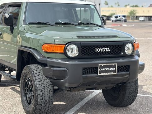 Used 2013 Toyota FJ Cruiser 4WD image 12