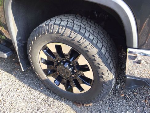 Used 2020 Chevrolet Silverado 2500 LT w/ All Star Edition AWD/4WD image 9