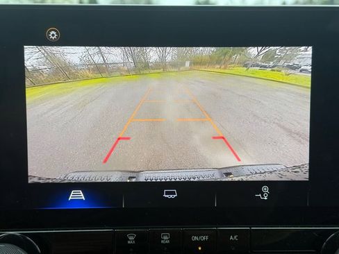 Used 2024 Chevrolet Colorado Trail Boss w/ Advanced Trailering Package image 10