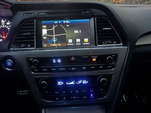 Used 2015 Hyundai Sonata Limited 2.0T w/ Cargo Package image 18