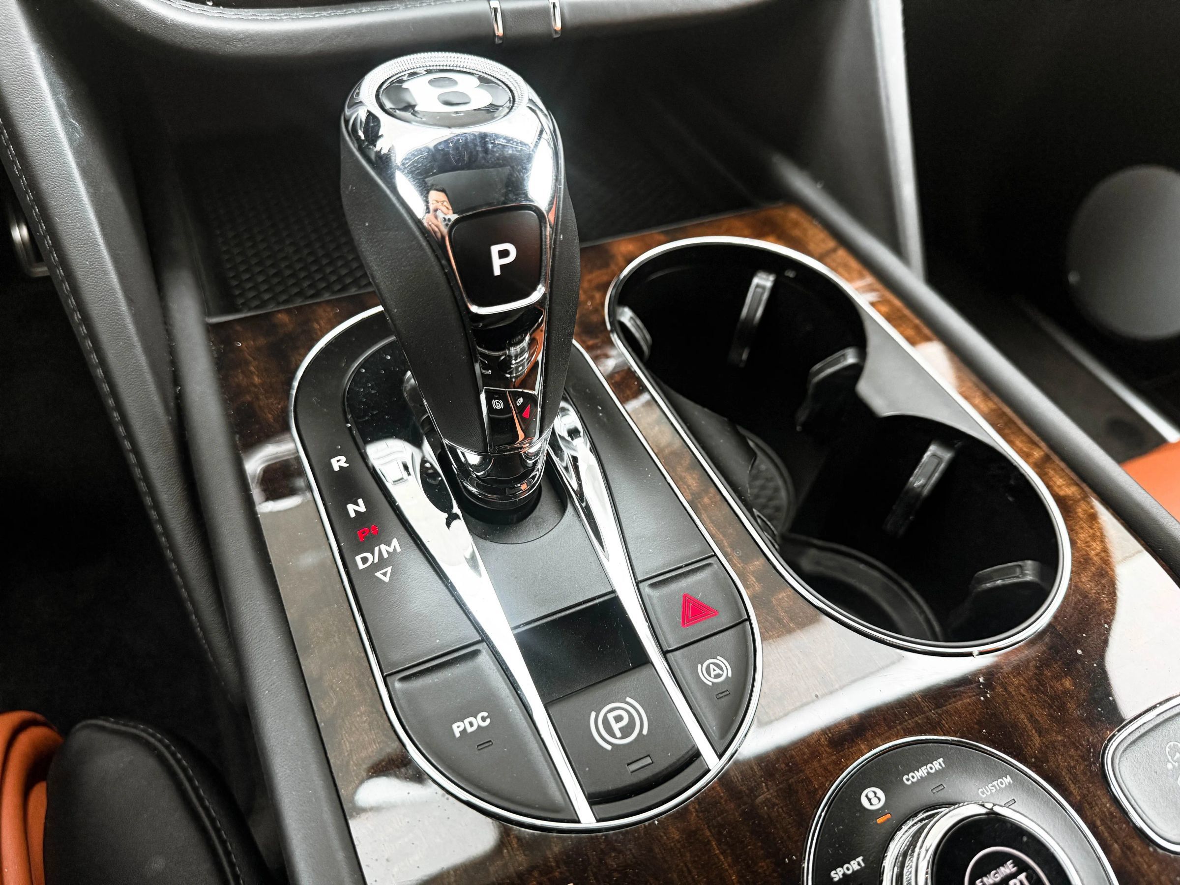 Used 2020 Bentley Bentayga AWD/4WD image 19