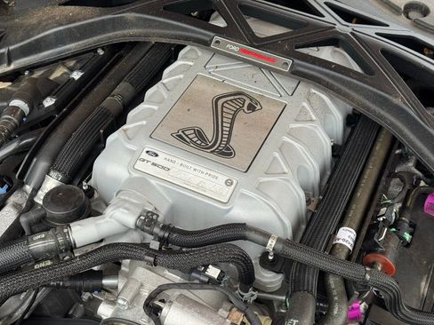 Used 2022 Ford Mustang Shelby GT500 w/ Technology Package image 38