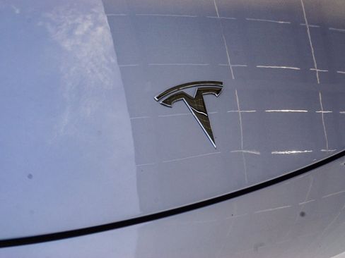 Used 2018 Tesla Model 3 Long Range image 12