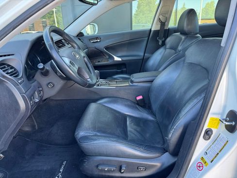 Used 2011 Lexus IS 350 AWD w/ Luxury Plus Value Edition image 3