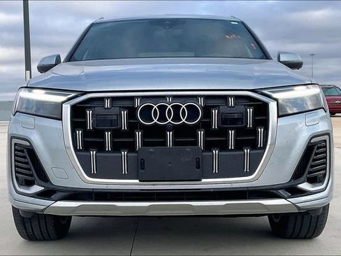 Used 2025 Audi Q7 3.0T Premium Plus AWD/4WD image 2