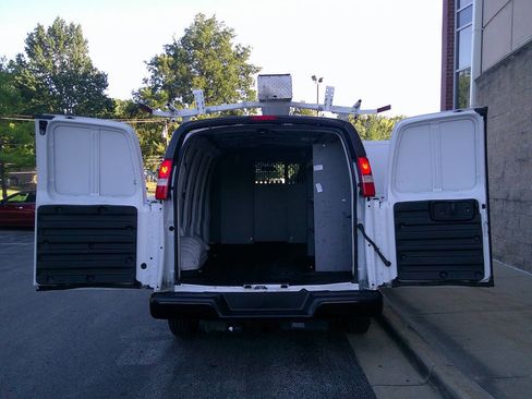 Used 2020 Chevrolet Express 2500 w/ Driver Convenience Package image 8