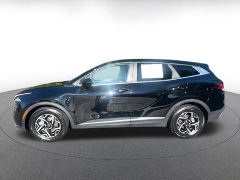 Used 2025 Kia Sportage LX FWD image 9