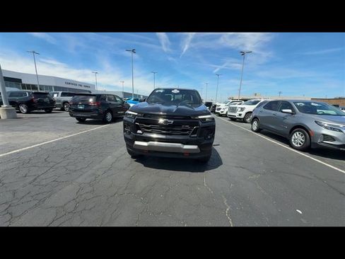 Used 2023 Chevrolet Colorado Z71 w/ Z71 Convenience Package 2 AWD/4WD image 3