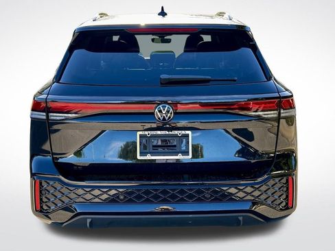 New 2026 Volkswagen Tiguan SE R-Line FWD image 6