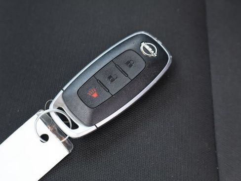 Used 2024 Nissan Rogue S AWD/4WD image 27