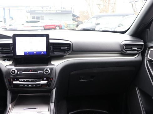 Used 2020 Ford Explorer XLT w/ Comfort Package image 20