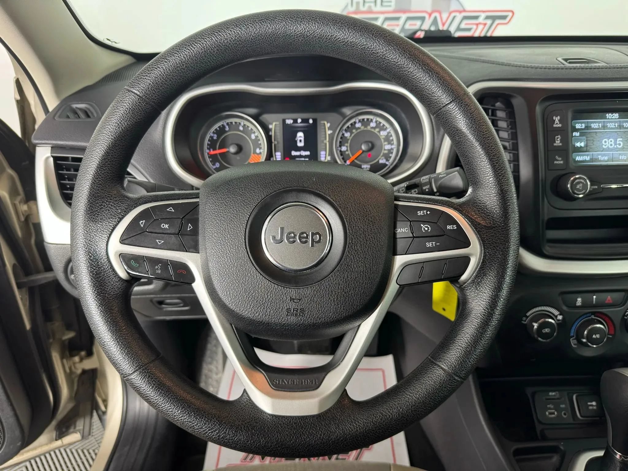 Used 2015 Jeep Cherokee Sport FWD image 13