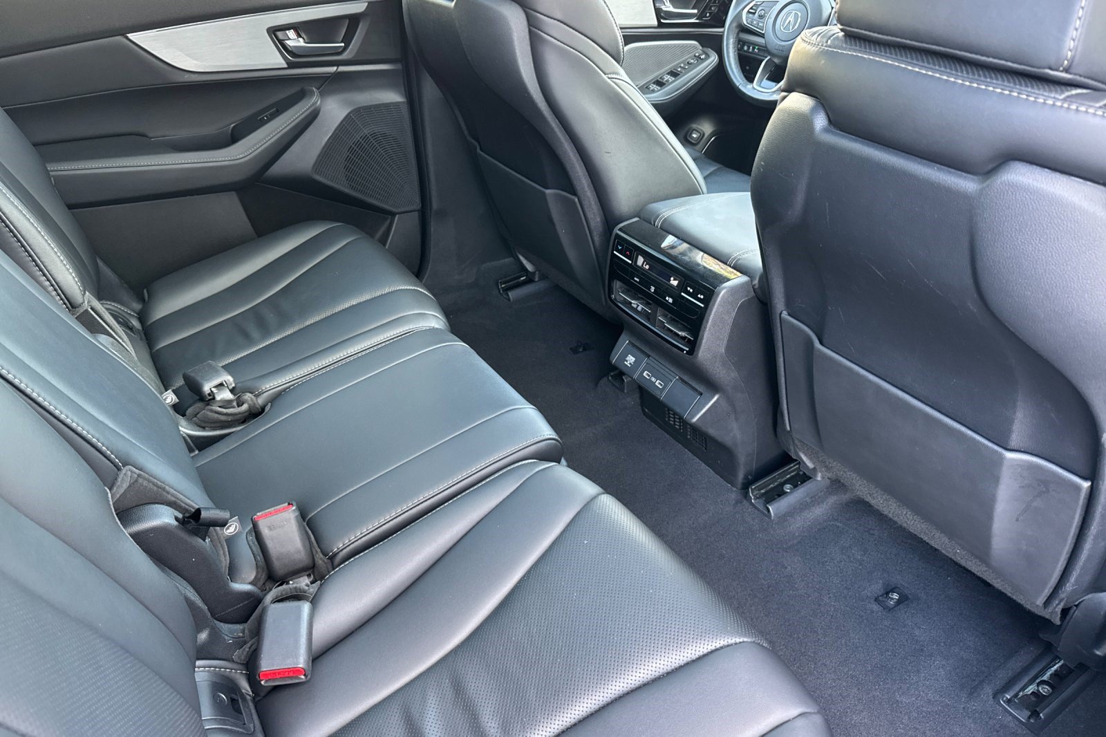 Used 2024 Acura MDX w/ Technology Package FWD image 34
