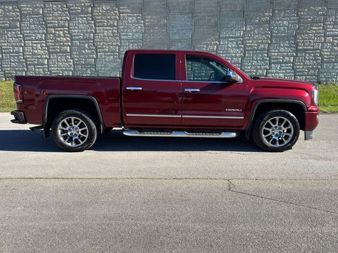 Used 2017 GMC Sierra 1500 Denali image 2