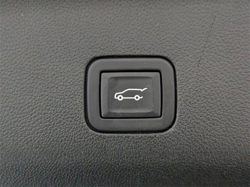 Used 2023 Cadillac Escalade ESV Premium Luxury image 30