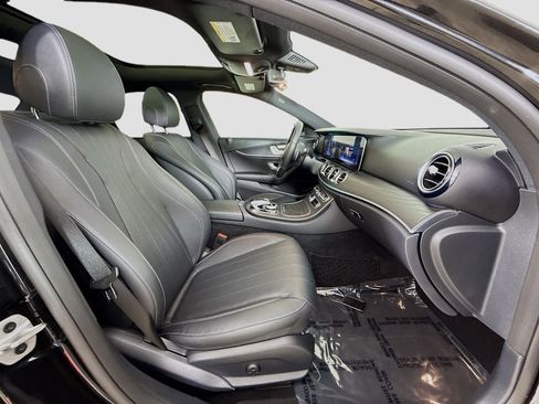 Used 2020 Mercedes-Benz E 450 4MATIC Sedan w/ Parking Assistance Package image 31