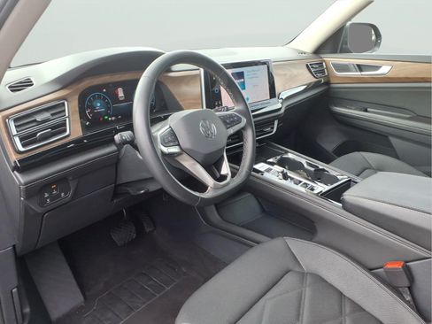 Used 2024 Volkswagen Atlas SE AWD/4WD image 7