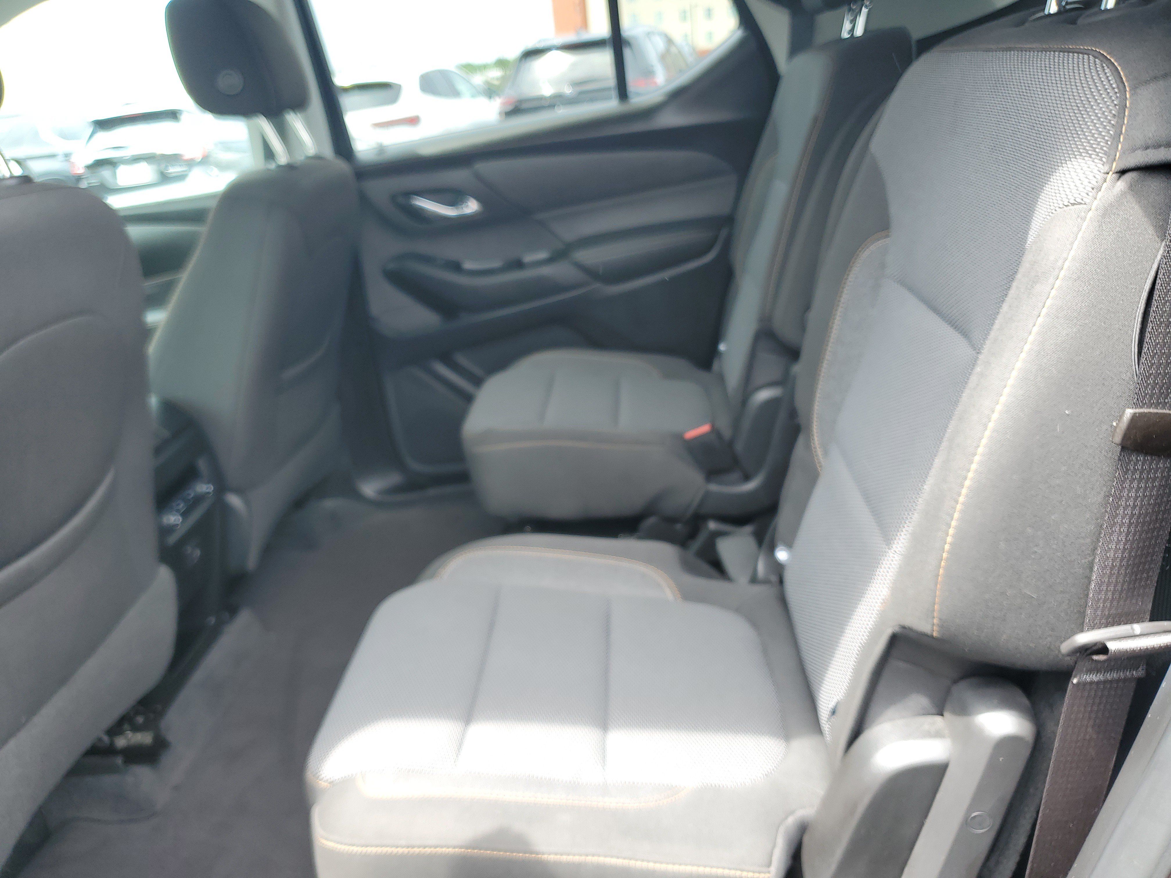 Used 2020 Chevrolet Traverse LT FWD image 14