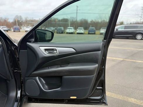 Used 2018 Nissan Pathfinder SL w/ SL Premium Package image 24