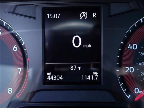 Used 2021 Volkswagen Jetta SE w/ SE Cold Weather Package FWD image 22