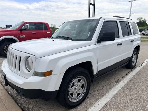 Used 2016 Jeep Patriot Sport FWD image 1