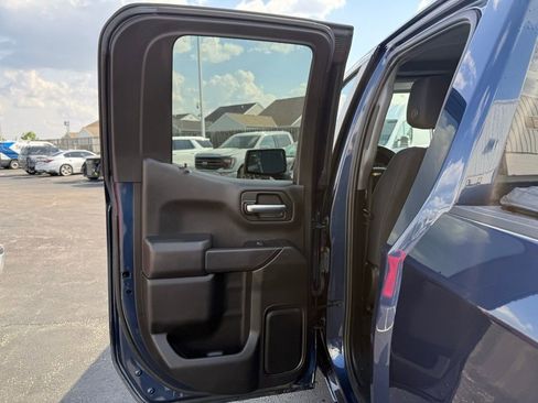 Used 2022 Chevrolet Silverado 1500 LT AWD/4WD image 28