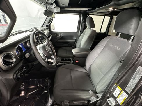 Used 2019 Jeep Wrangler Unlimited Sahara w/ Cold Weather Group AWD/4WD image 13
