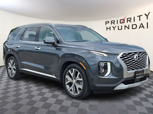 Used 2022 Hyundai Palisade SEL w/ Premium Package AWD/4WD image 3