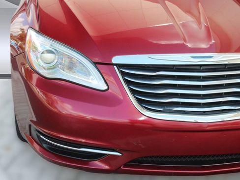 Used 2014 Chrysler 200 Touring image 11