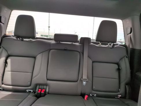 Certified 2025 GMC Sierra 1500 SLT AWD/4WD image 25