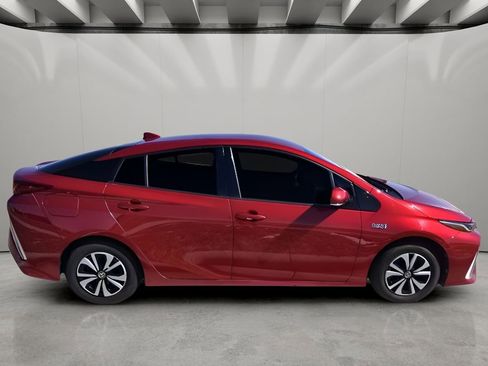 Used 2017 Toyota Prius Prime Premium w/ Carpet Mat Package image 6