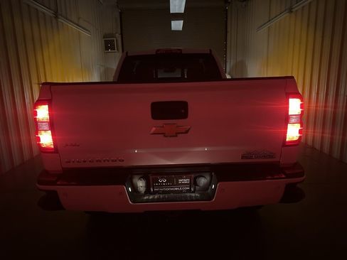 Used 2017 Chevrolet Silverado 2500 High Country w/ Duramax Plus Package image 10