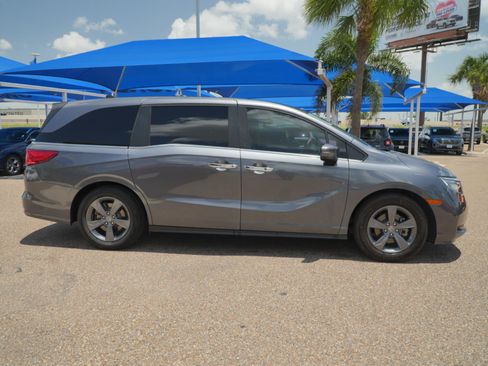 Used 2024 Honda Odyssey EX image 4