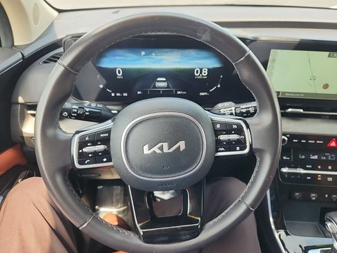 Used 2024 Kia Carnival SX FWD image 19