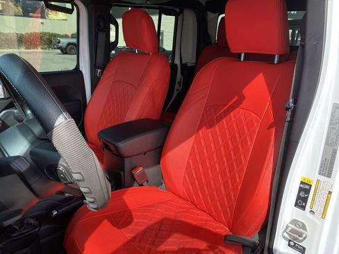 Used 2024 Jeep Gladiator Sport AWD/4WD image 18