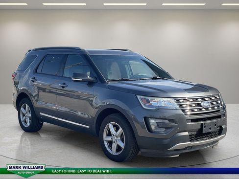 Used 2016 Ford Explorer XLT w/ Equipment Group 202A AWD/4WD image 1