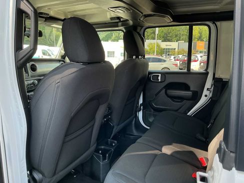 Used 2023 Jeep Wrangler Unlimited Sport AWD/4WD image 26