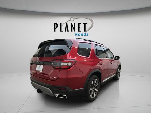 Certified 2025 Honda Pilot Elite image 4
